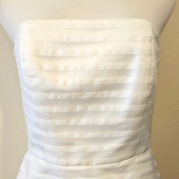 David's Bridal Strapless Textured White Dress - Picture 3 of 10